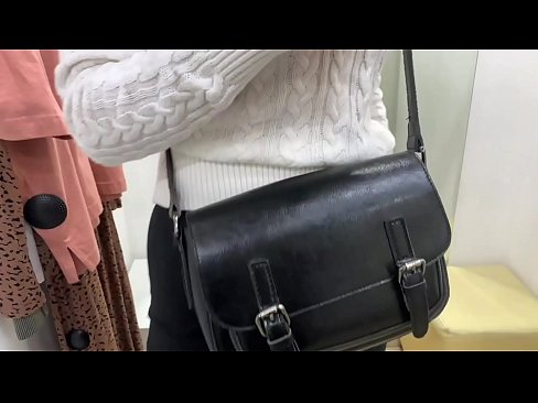 ❤️ Мастурбатсияи оммавии зани ҷавон ФералБерри бо дилдо дар утоқи мувофиқ ❤❌ Видео мақъад дар мо ☑